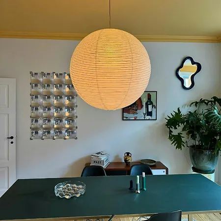 Lejlighed Art-filled Flat Near Copenhagen's Areas *