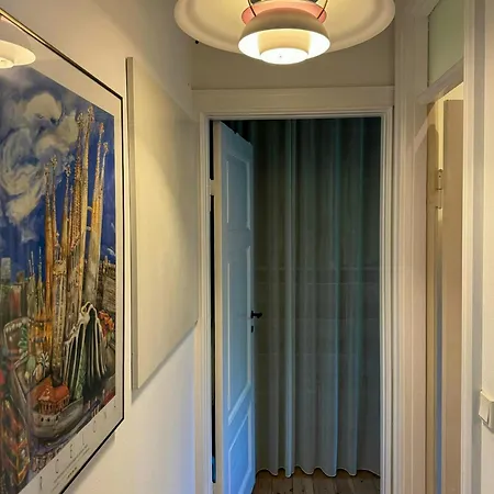 Art-filled Flat Near Copenhagen's Areas Lejlighed *