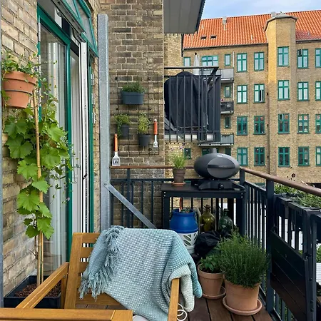 Art-filled Flat Near Copenhagen's Areas Lejlighed København
